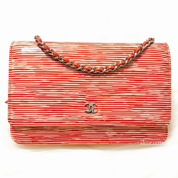 {CHANEL} ULTRA RARE Red Stripes Patent WOC - Picture 1 of 9
